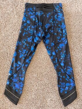 lululemon athletica cropped floral leggings size 4